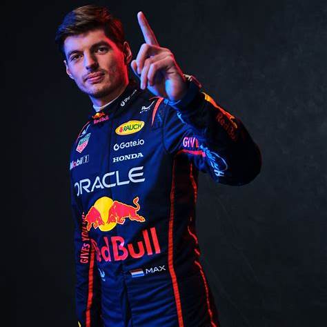 https://www.grandepremio.com.br/wp-content/uploads/2025/02/Max-Verstappen-Red-Bull-macacao-2025-Foto-Red-Bull-1152x1536.jpg